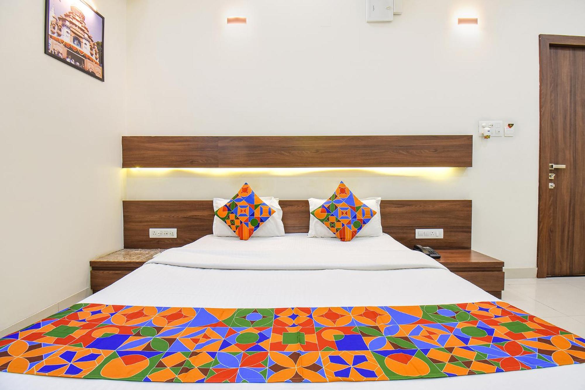 Fabhotel Royal Suits - Nr Mahadji Shinde Chhatri Pune Exterior foto